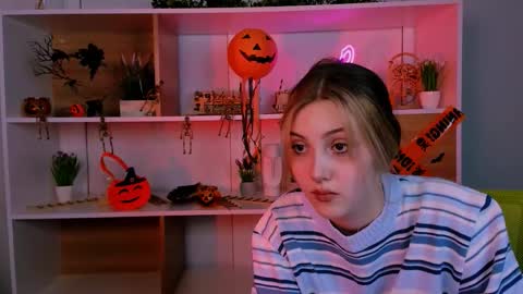 Luna online show from November 2, 8:00 pm