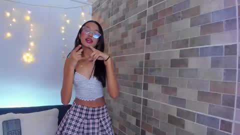 luna_valen online show from December 18, 9:54 pm