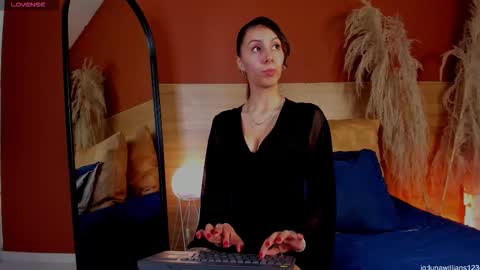 luna online show from February 13, 1:51 pm