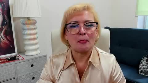 Snapshot of luna_xfantasy chatting on May 19, 6:42 am L u n a online show from May 19, 6:42 am