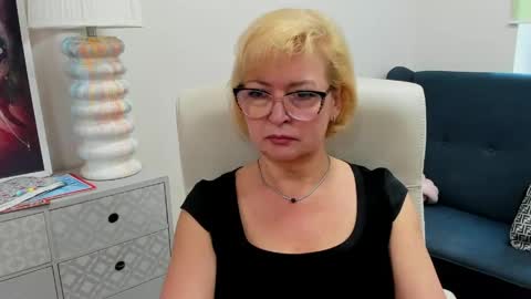 Snapshot of luna_xfantasy chatting on June 1, 6:48 am L u n a online show from June 1, 6:48 am