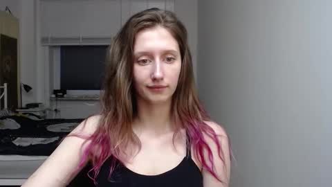 L U N A  online show from November 26, 7:09 am