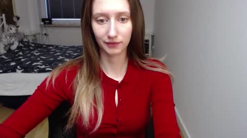 Snapshot of luna_xsensual chatting on March 2, 6:36 am L U N A online show from March 2, 6:36 am
