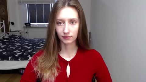 L U N A  online show from March 25, 6:41 am