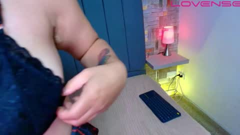 lunaa____ online show from April 18, 8:42 pm