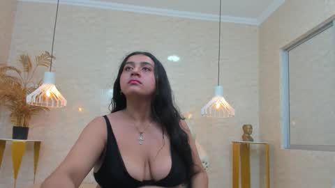 Luna Abril  online show from March 8, 3:54 am