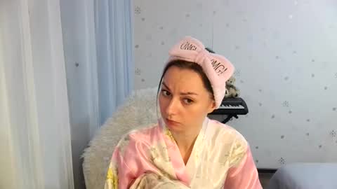 Snapshot of lunaa_bluee chatting on November 19, 5:07 am lunaa_bluee online show from November 19, 5:07 am