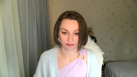 Snapshot of lunaa_bluee chatting on December 13, 11:21 pm lunaa_bluee online show from December 13, 11:21 pm