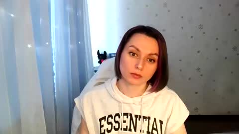 Snapshot of lunaa_bluee chatting on June 8, 3:23 pm lunaa_bluee online show from June 8, 3:23 pm