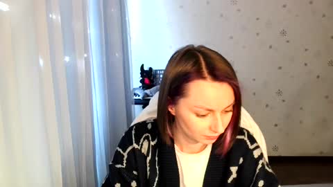Snapshot of lunaa_bluee chatting on June 18, 4:33 pm lunaa_bluee online show from June 18, 4:33 pm