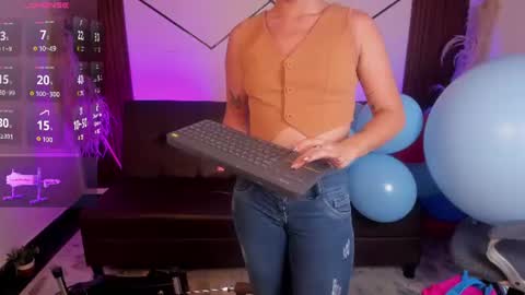 Luna  online show from July 28, 8:52 pm