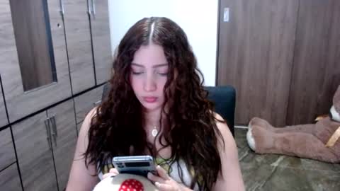 lunaa_sub online show from July 21, 8:00 pm