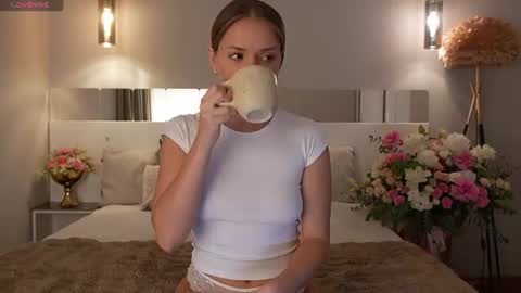 Sophia online show from July 31, 1:49 am