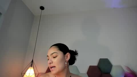 Luna Aspen online show from December 20, 2:35 pm