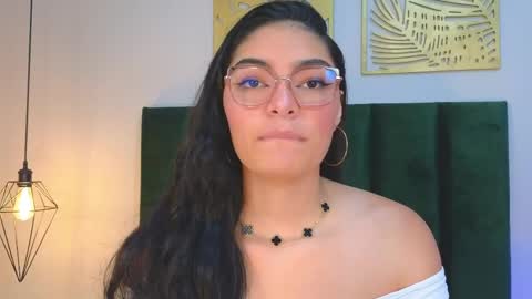 Luna Aspen online show from April 29, 6:25 pm
