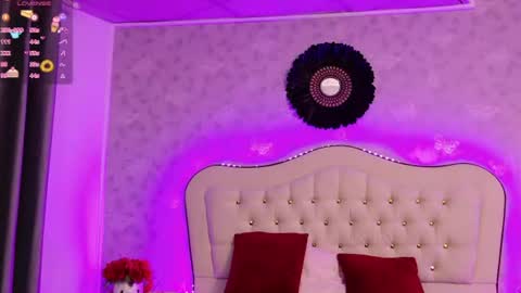 lunababe_ online show from June 27, 11:26 am