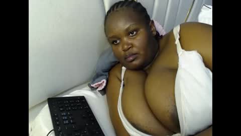 lunabloom01 online show from February 7, 5:16 pm