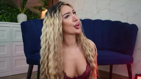 Snapshot of lunacharm_ chatting on April 14, 4:40 am Luna online show from April 14, 4:40 am