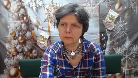 Snapshot of lunadobra chatting on December 17, 12:00 pm LunaDobra online show from December 17, 12:00 pm