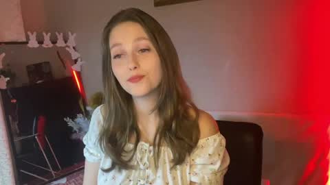 Snapshot of lunafeather chatting on April 6, 5:58 pm lunafeather online show from April 6, 5:58 pm