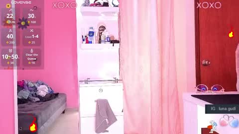 Snapshot of lunagudis chatting on June 2, 3:47 pm lunagudis online show from June 2, 3:47 pm