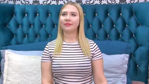 Snapshot of lunahouston chatting on December 20, 2:08 am LunaHouston online show from December 20, 2:08 am