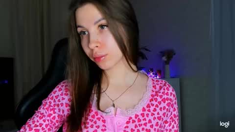 lunail online show from February 11, 1:10 am