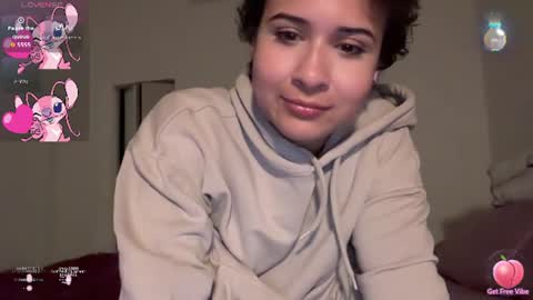 Snapshot of lunaloopzz chatting on June 13, 2:09 am lunaloopzz online show from June 13, 2:09 am