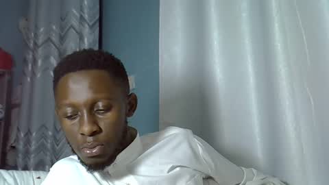 lunalove22_ online show from October 26, 1:44 am