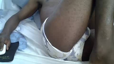 Snapshot of lunalove22_ chatting on January 9, 7:44 am lunalove22_ online show from January 9, 7:44 am