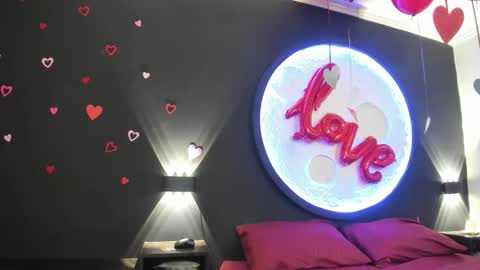 lunamisteriosa_ online show from February 14, 12:02 pm