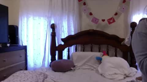 Snapshot of lunamivida chatting on February 24, 8:18 pm karazorel online show from February 24, 8:18 pm