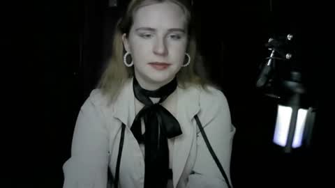 Snapshot of lunamystique_ chatting on October 19, 7:47 pm lunamystique_ online show from October 19, 7:47 pm