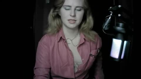 Snapshot of lunamystique_ chatting on October 22, 5:24 pm lunamystique_ online show from October 22, 5:24 pm