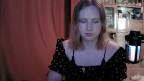 Snapshot of lunamystique_ chatting on June 10, 11:20 am lunamystique_ online show from June 10, 11:20 am