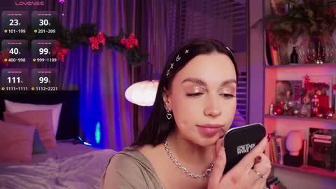 Luna  next streams Mon Fri Sat Sun 8pm-5am gmt0 online show from December 25, 12:05 am