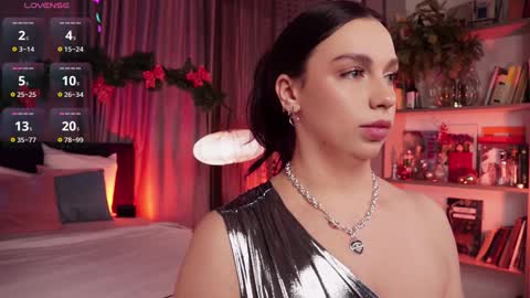 Luna  next streams Mon Fri Sat Sun 8pm-5am gmt0 online show from December 25, 8:50 pm