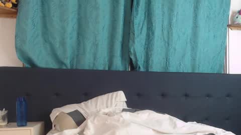 Snapshot of lunapalmer01 chatting on January 6, 1:20 am Julieth online show from January 6, 1:20 am