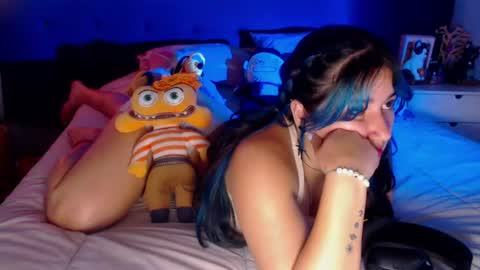 Snapshot of lunapalmer01 chatting on June 11, 4:27 pm Julieth online show from June 11, 4:27 pm