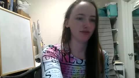 lunapixie2020 online show from April 24, 4:04 am