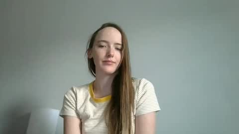 Snapshot of lunapixie2020 chatting on April 29, 9:32 pm lunapixie2020 online show from April 29, 9:32 pm