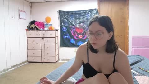 lunaquinn45 online show from December 23, 2:35 am