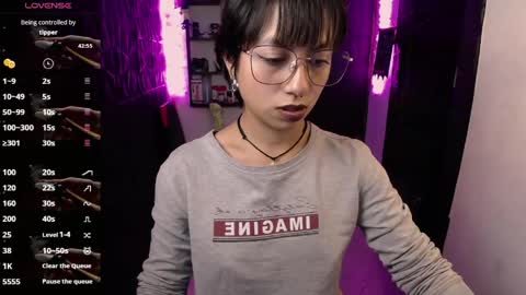 Snapshot of lunarichy chatting on June 1, 6:20 pm lunarichy online show from June 1, 6:20 pm
