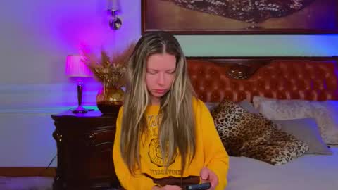 Luna Rishi online show from December 2, 6:08 am