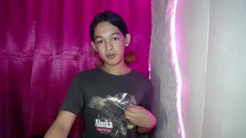 max online show from May 22, 8:14 pm