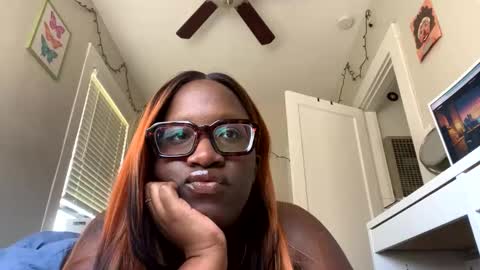 lunarnoelle online show from March 17, 5:38 pm