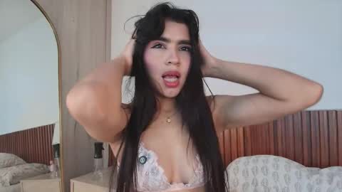Luna Rousse online show from May 20, 3:24 am