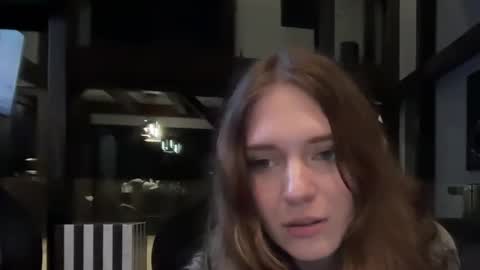 Snapshot of lunasnows chatting on March 4, 8:20 am lunasnow online show from March 4, 8:20 am