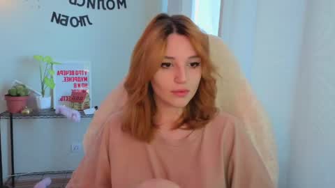 Snapshot of lunatale chatting on May 16, 3:00 pm Kate online show from May 16, 3:00 pm