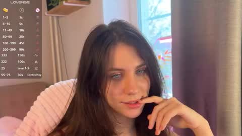 Snapshot of lunawho chatting on March 2, 7:15 am Luna online show from March 2, 7:15 am